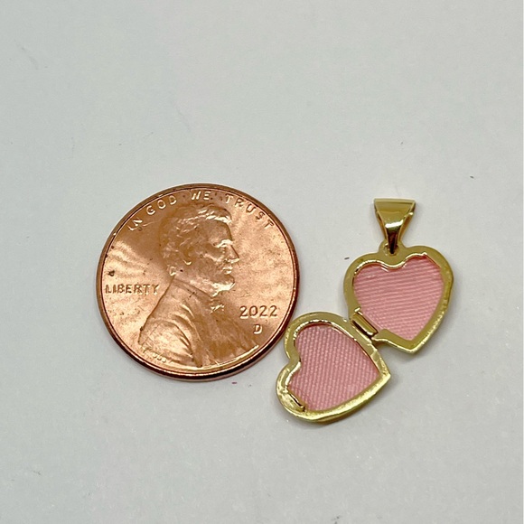 14k Polished Plain Heart Locket, size 15.8 x 10.3 mm - Picture 7 of 9